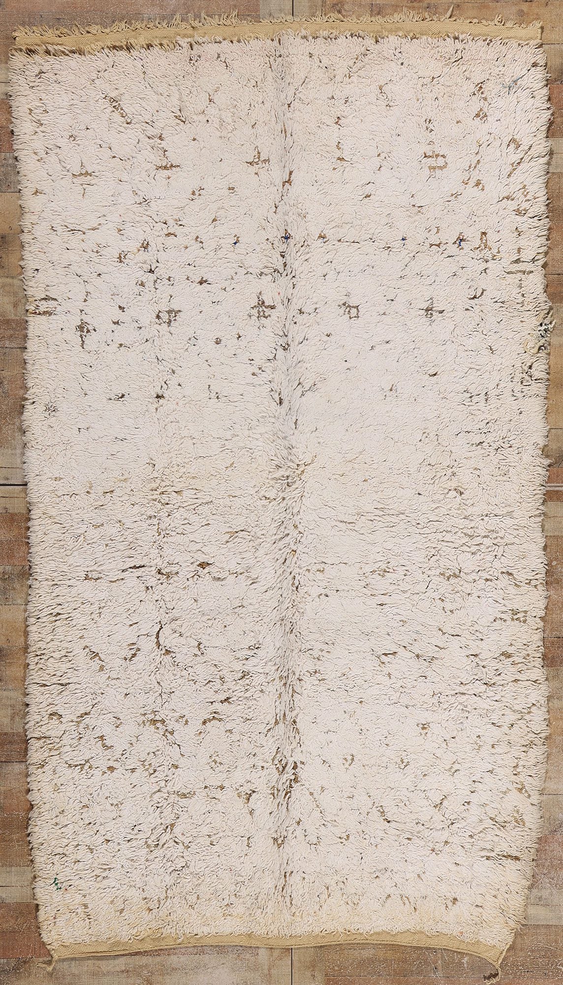 5 x 10 Vintage Neutral Beni MGuild Moroccan Rug 21800