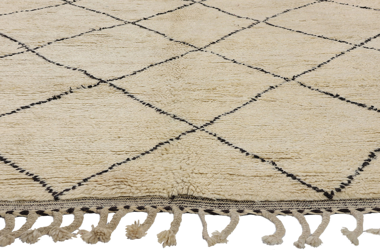 7 x 10 Vintage Moroccan Beni Ourain Rug 21828