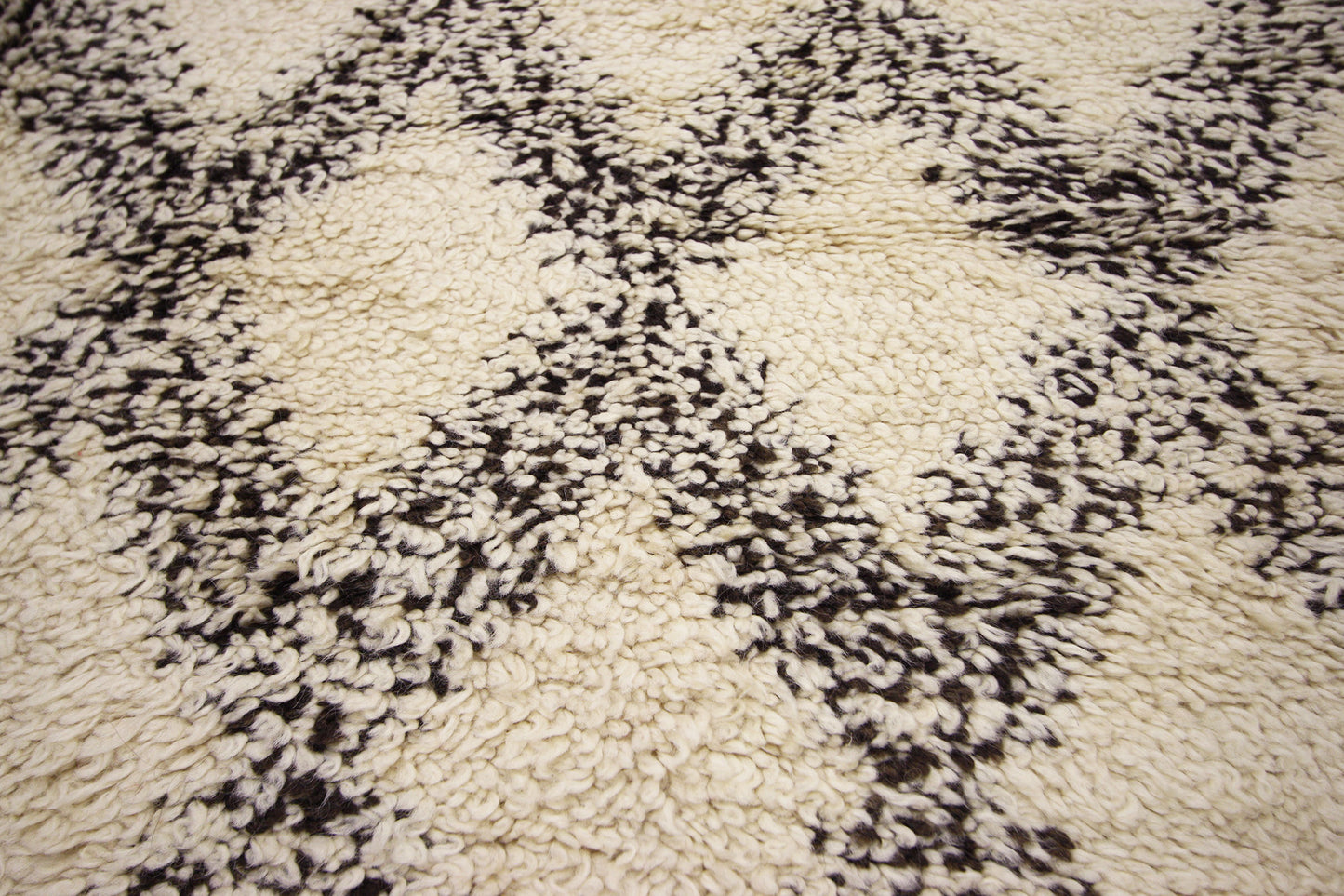 6 x 9 Vintage Moroccan Beni Ourain Rug 20737