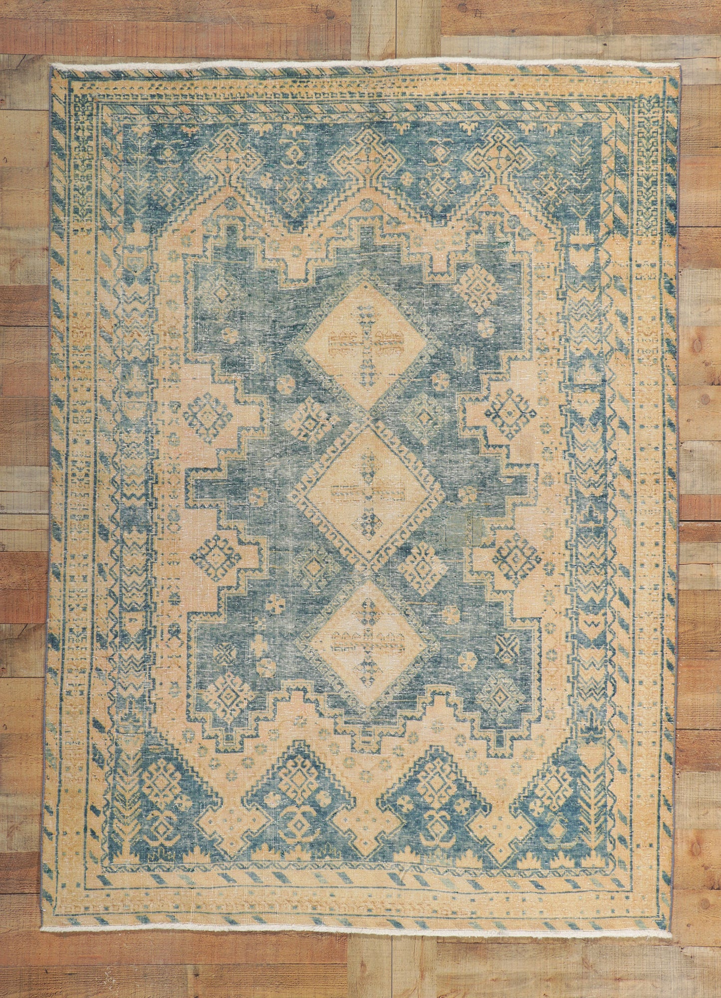 5 x 7 Vintage-Worn Persian Viss Rug 61121