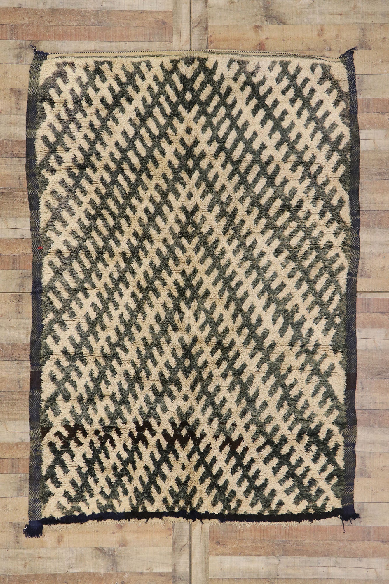 6 x 8 Vintage Moroccan Beni Ourain Rug 21317
