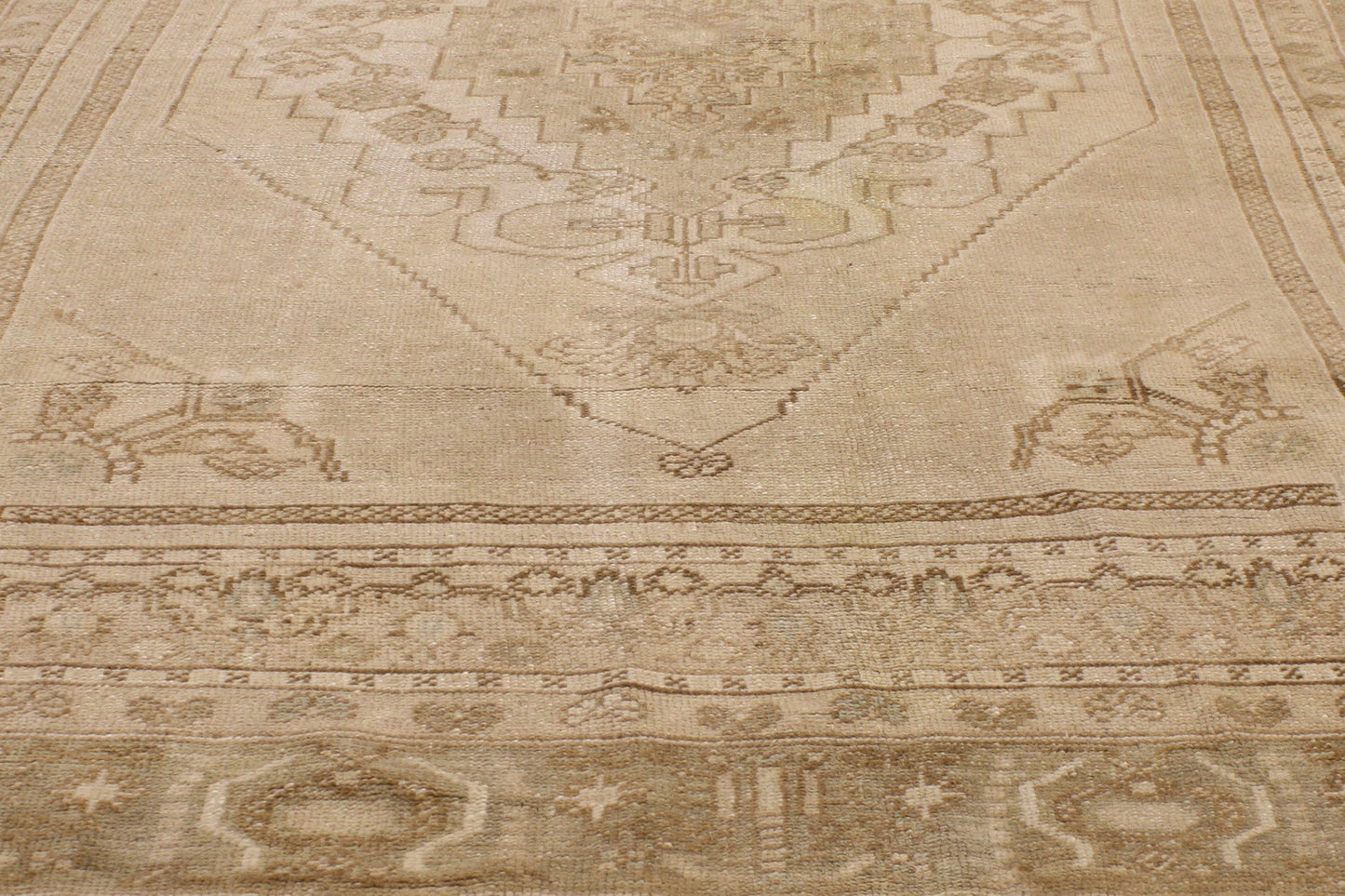 6 x 8 Vintage Turkish Oushak Rug 52182