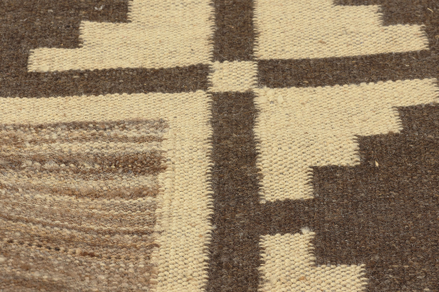 9 x 12 Southwest Modern Navajo-Style Rug 81033