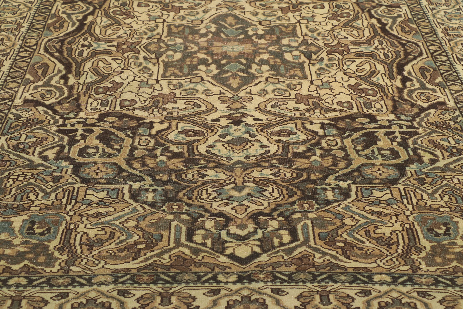 5 x 9 Antique Persian Bakhtiari Rug 53741