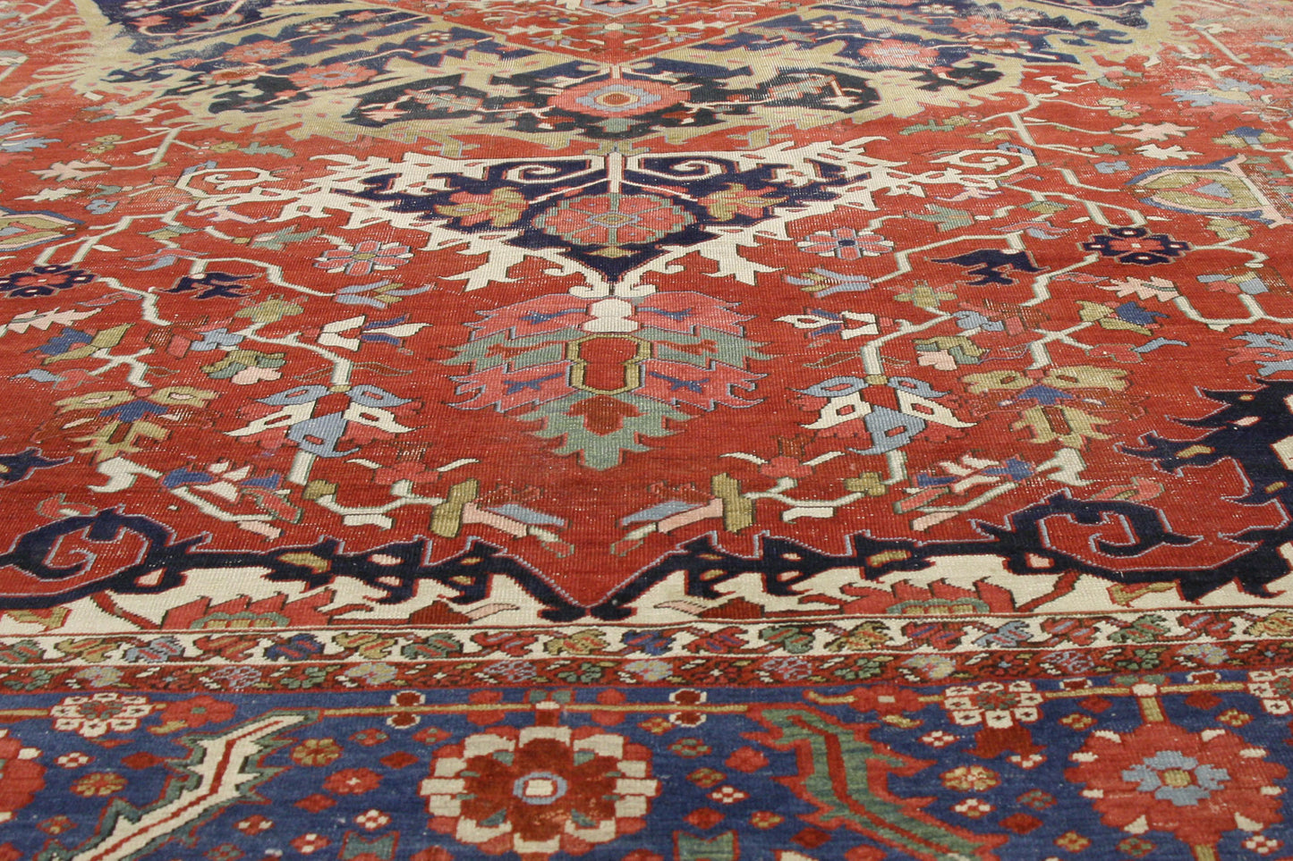 13 x 20 Antique-Worn Persian Serapi Rug 52303