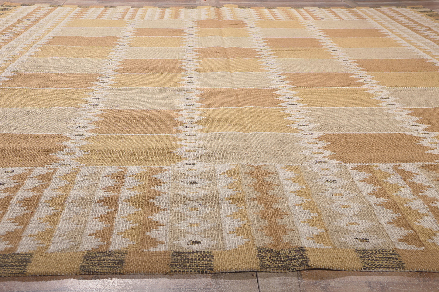 11 x 13 Swedish-Inspired Kilim Rug 30990