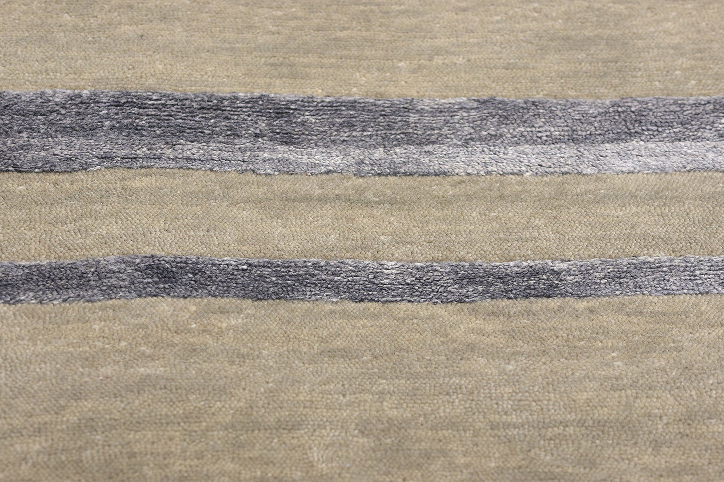 9 x 12 Contemporary Art Deco High-Low Wool and Silk Rug 31008
