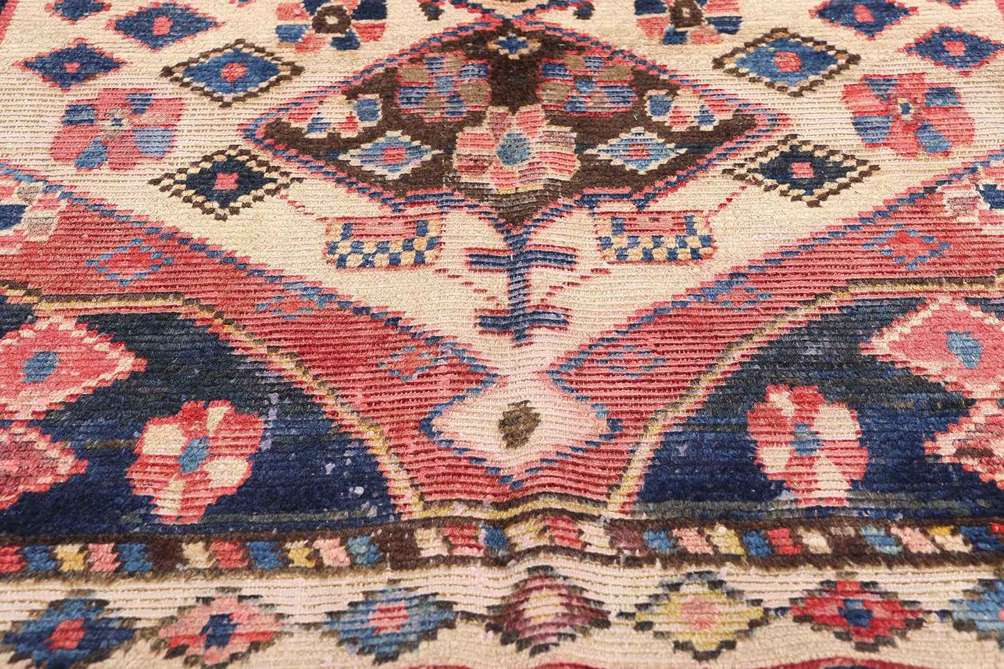 5 x 7 Vintage Ivory Persian Lori Rug 78853