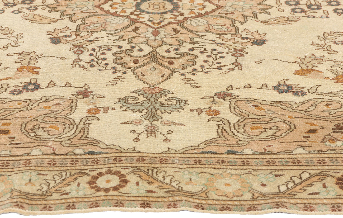 5 x 7 Vintage Neutral Turkish Sivas Rug 52133