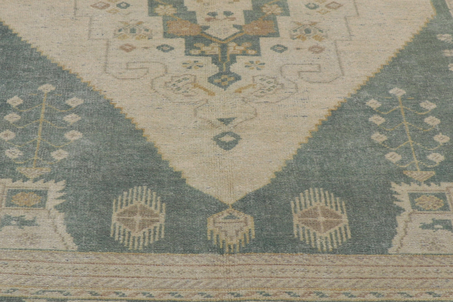 5 x 10 Vintage Turkish Oushak Rug 53671