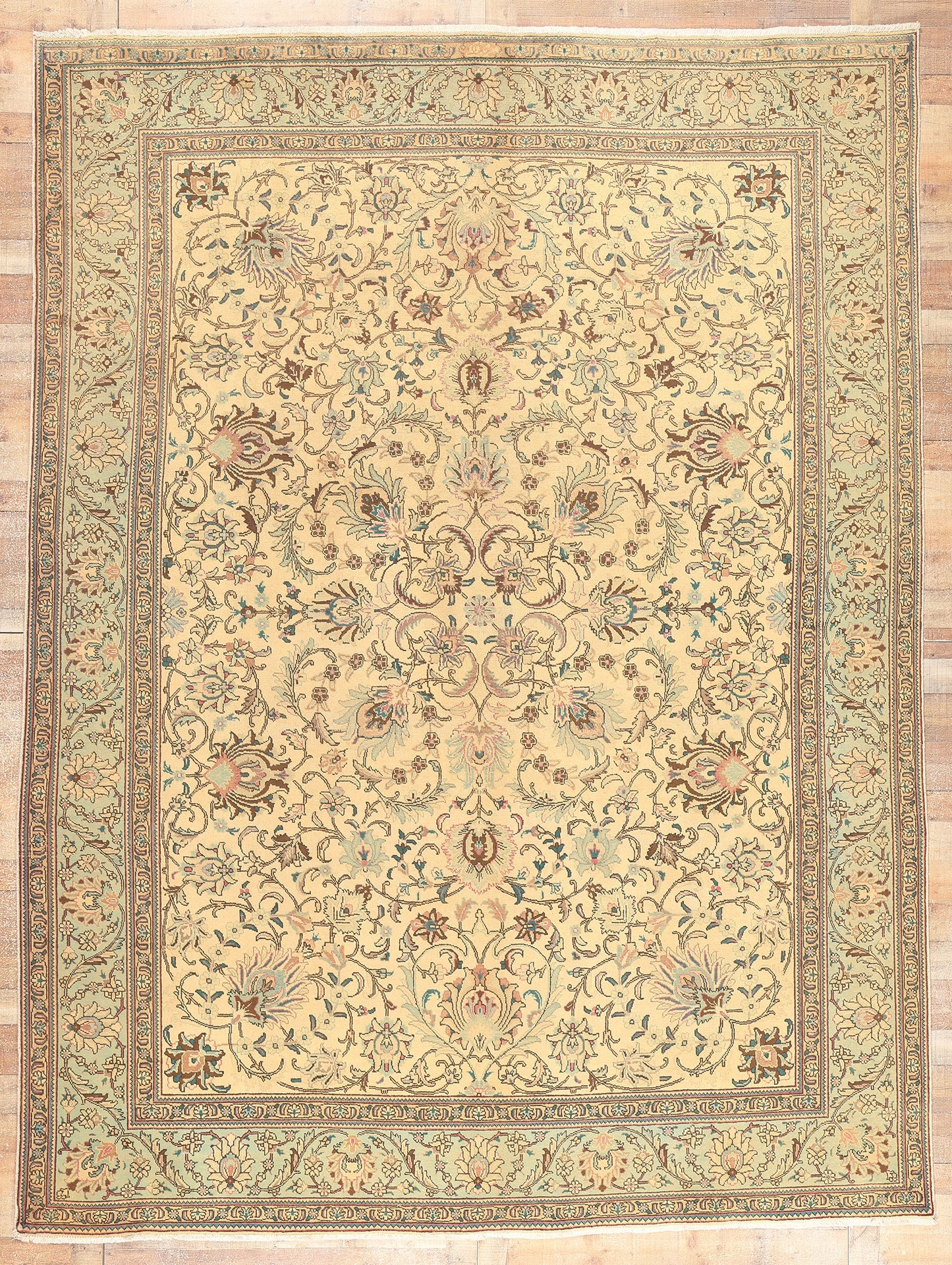 10 x 13 Vintage Persian Tabriz Rug 76489