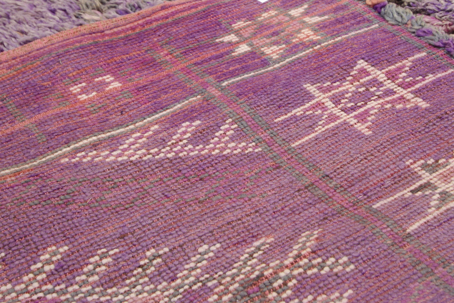 6 x 9 Vintage Purple Beni Mrirt Moroccan Rug 20753