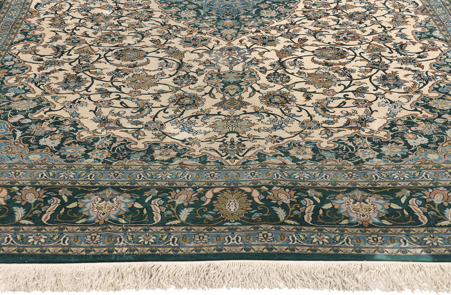 7 x 10 Vintage Turkish Silk Hereke Rug 77246