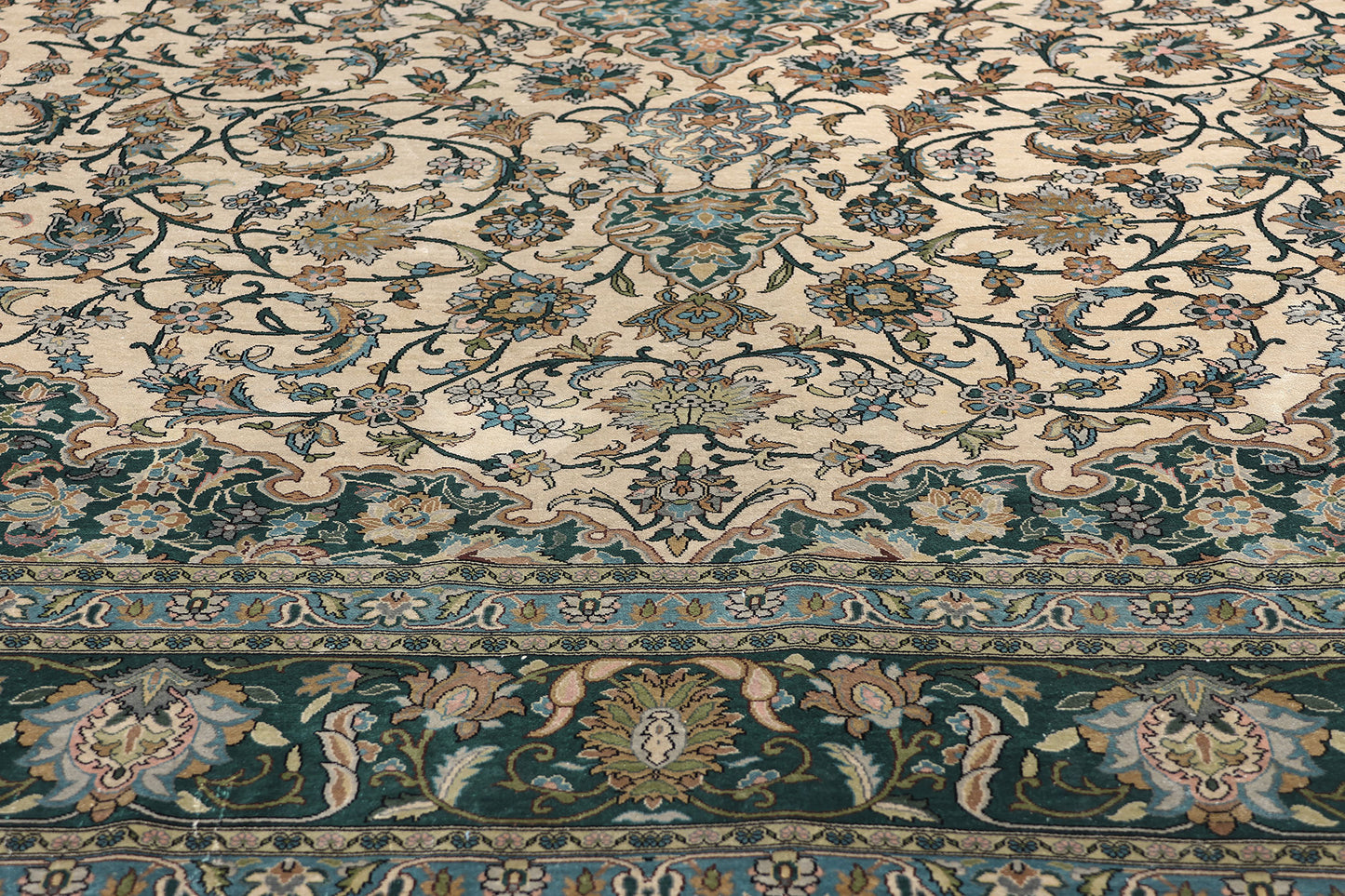 7 x 10 Vintage Turkish Silk Hereke Rug 77246