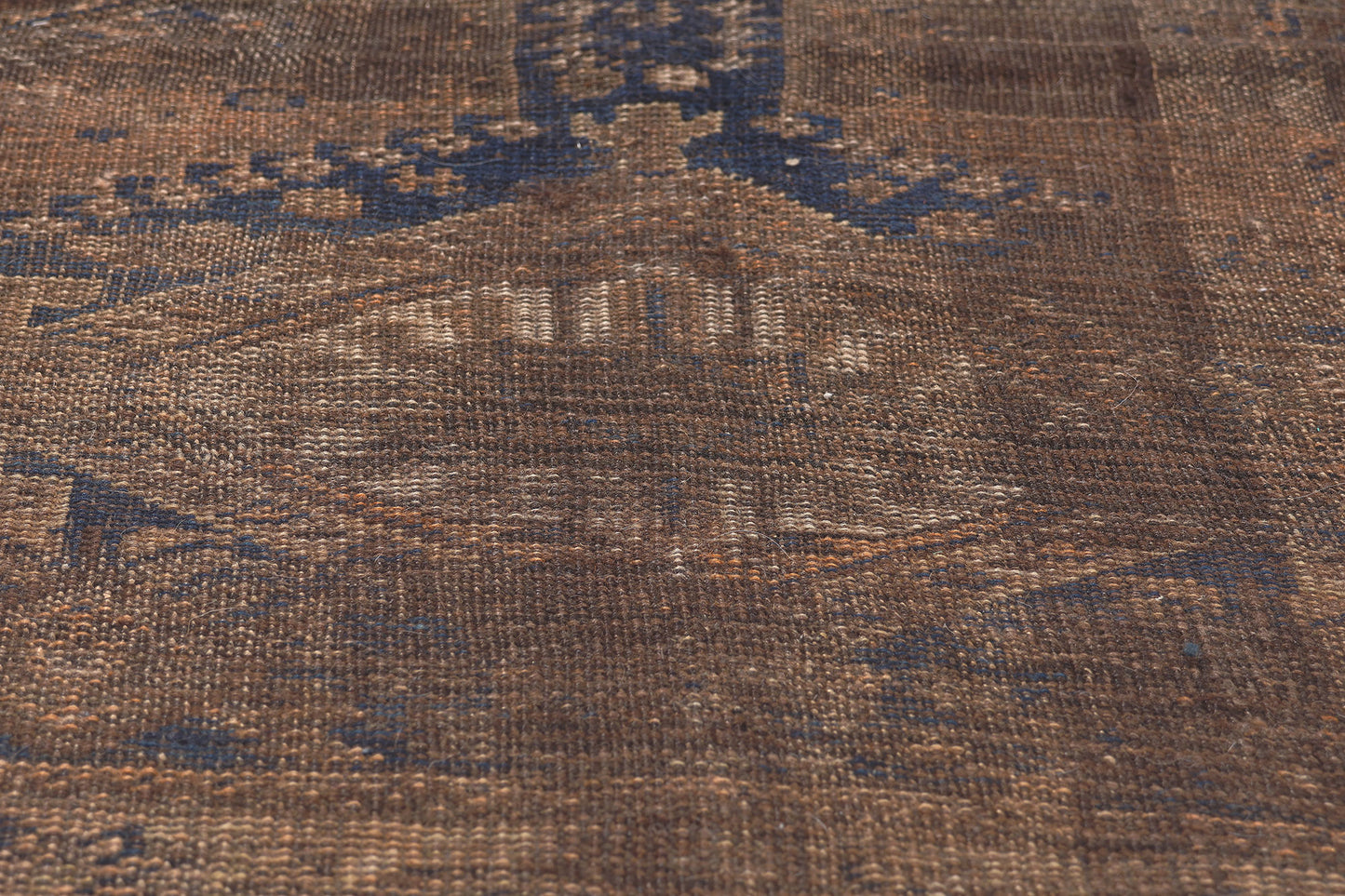 6 x 9 Antique-Worn Persian Shiraz Rug 78530