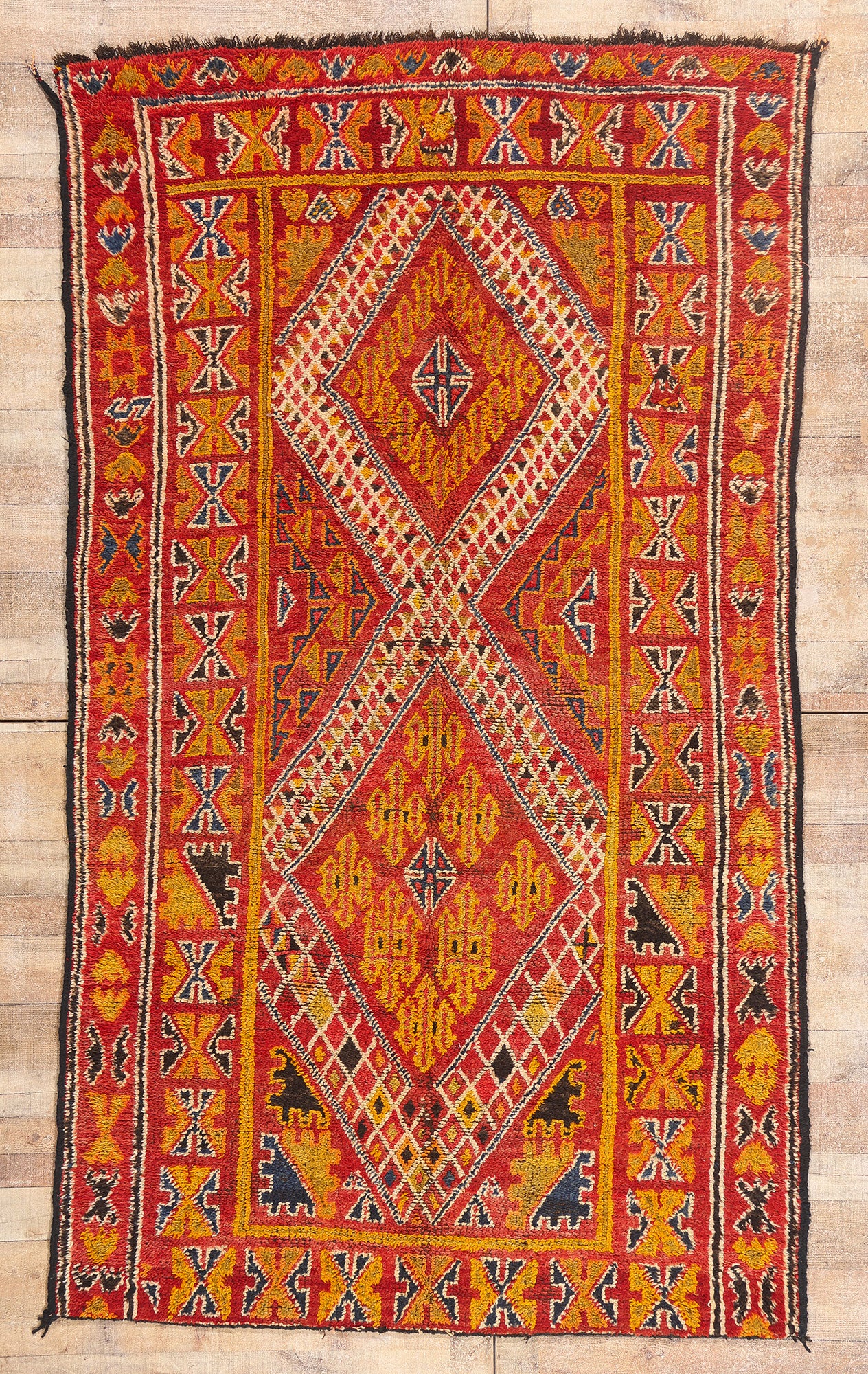 6 x 10 - Red Vintage Beni MGuild Moroccan Rug - 21874