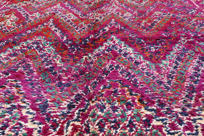 6 x 8 - Magenta Vintage Beni MGuild Moroccan Rug - 21876