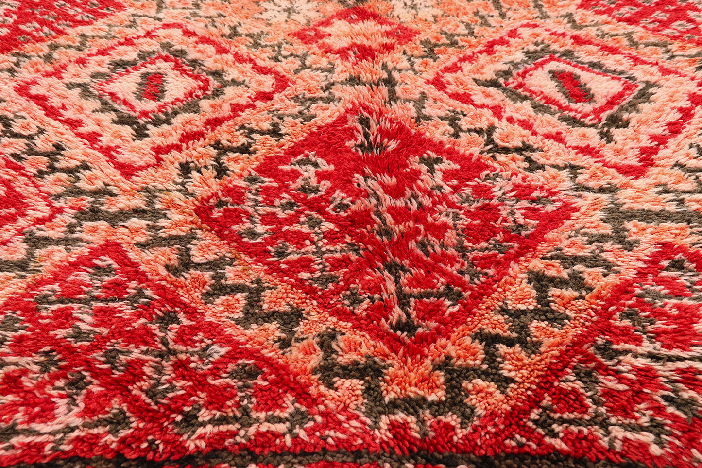 5 x 9 - Red Vintage Beni MGuild Moroccan Rug - 21899