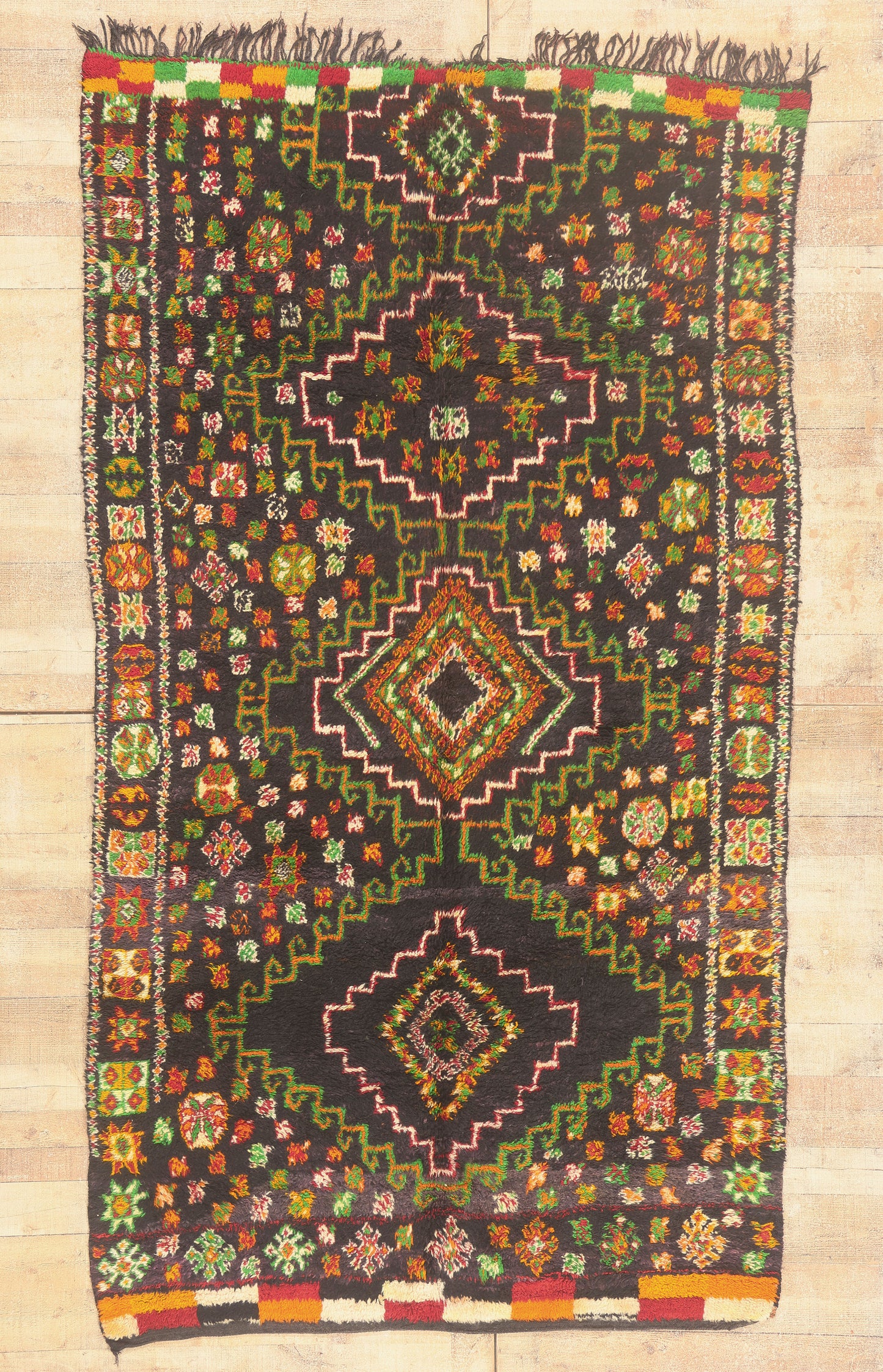 6 x 10 - Black Vintage Beni MGuild Moroccan Rug - 21928