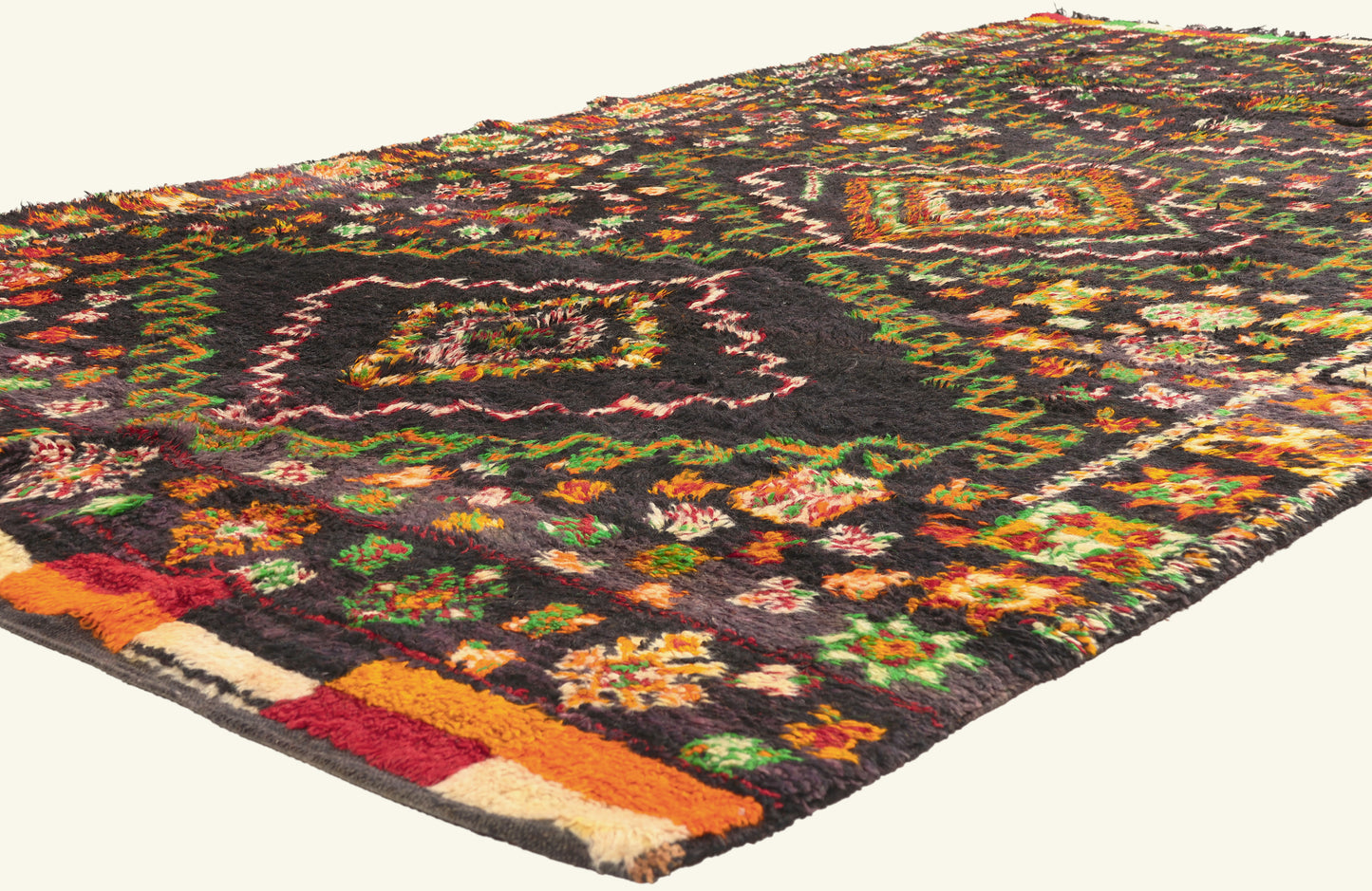 6 x 10 - Black Vintage Beni MGuild Moroccan Rug - 21928