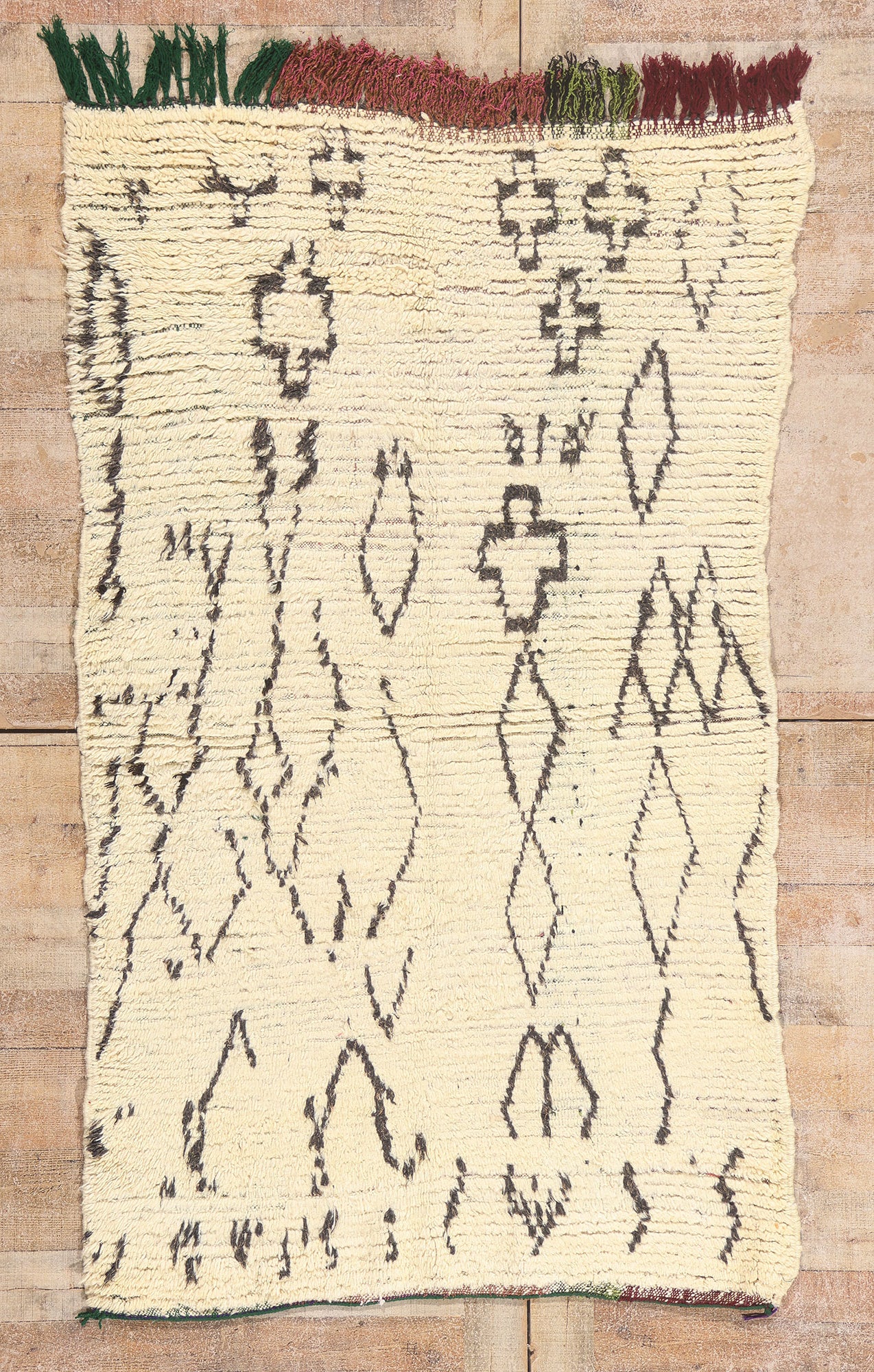 4 x 6 - Ivory Vintage Azilal Moroccan Rug - 21938