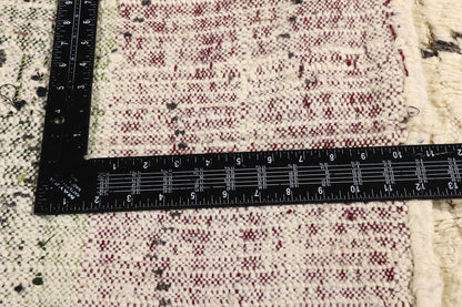 4 x 6 - Ivory Vintage Azilal Moroccan Rug - 21938