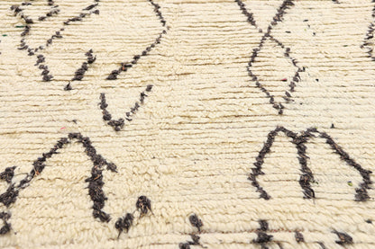 4 x 6 - Ivory Vintage Azilal Moroccan Rug - 21938
