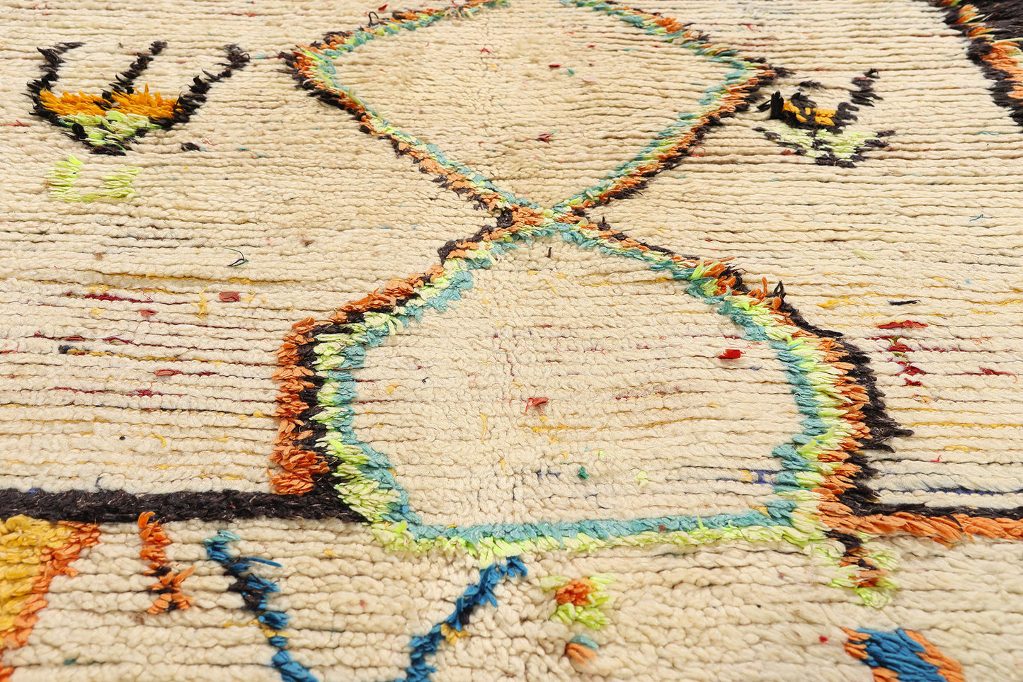 4 x 8 - Ivory Vintage Azilal Moroccan Rug - 21976