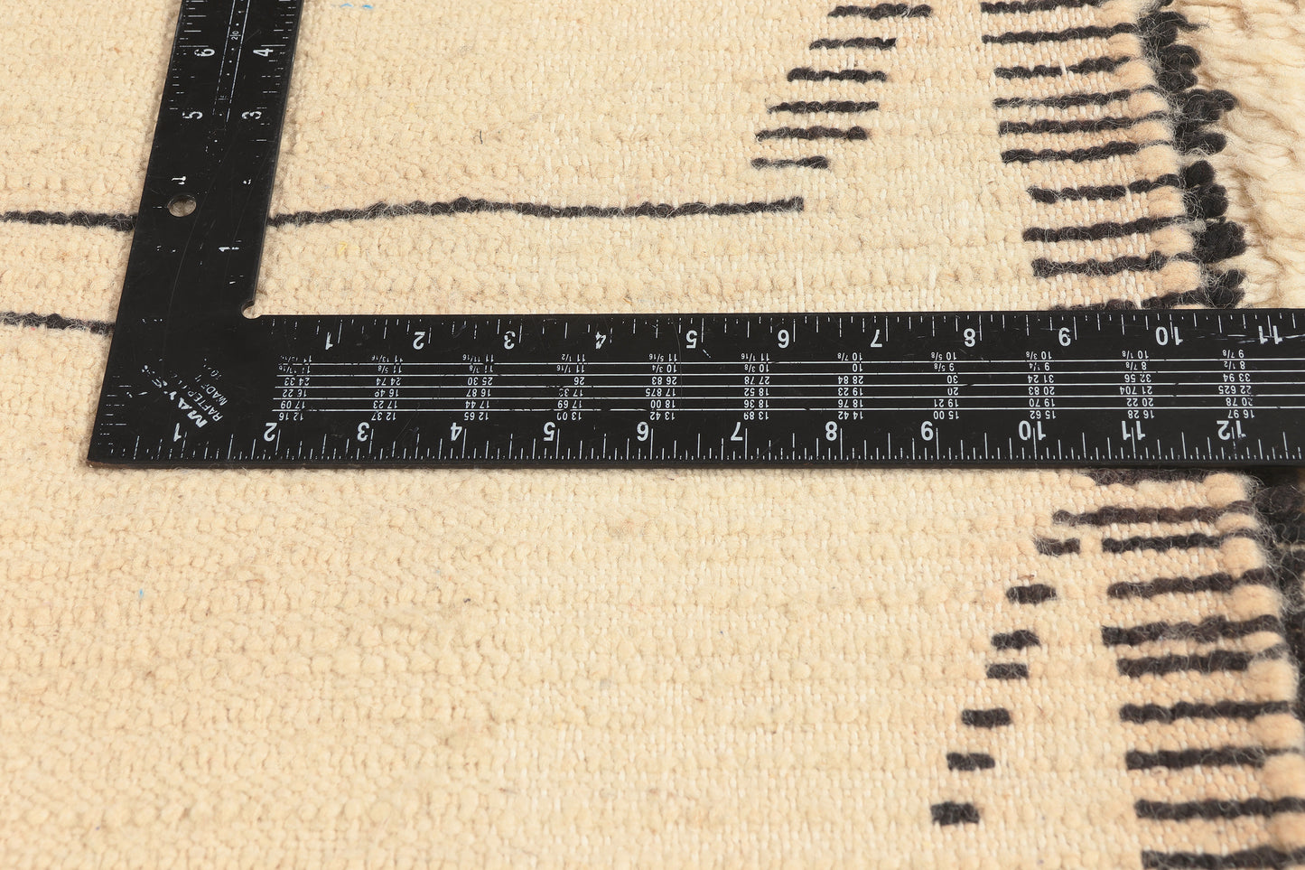 6 x 9 - Ivory Vintage Azilal Moroccan Rug - 22021
