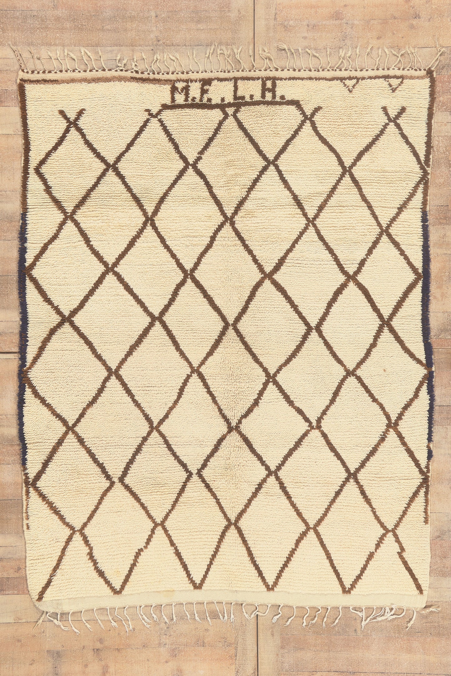 6 x 8 - Ivory Vintage Azilal Moroccan Rug - 22033