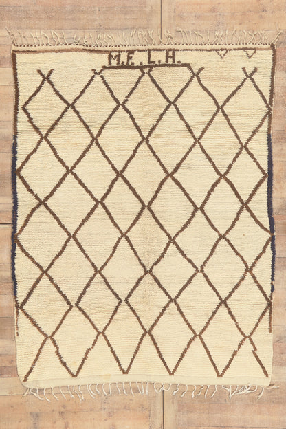 6 x 8 - Ivory Vintage Azilal Moroccan Rug - 22033
