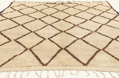 6 x 8 - Ivory Vintage Azilal Moroccan Rug - 22033