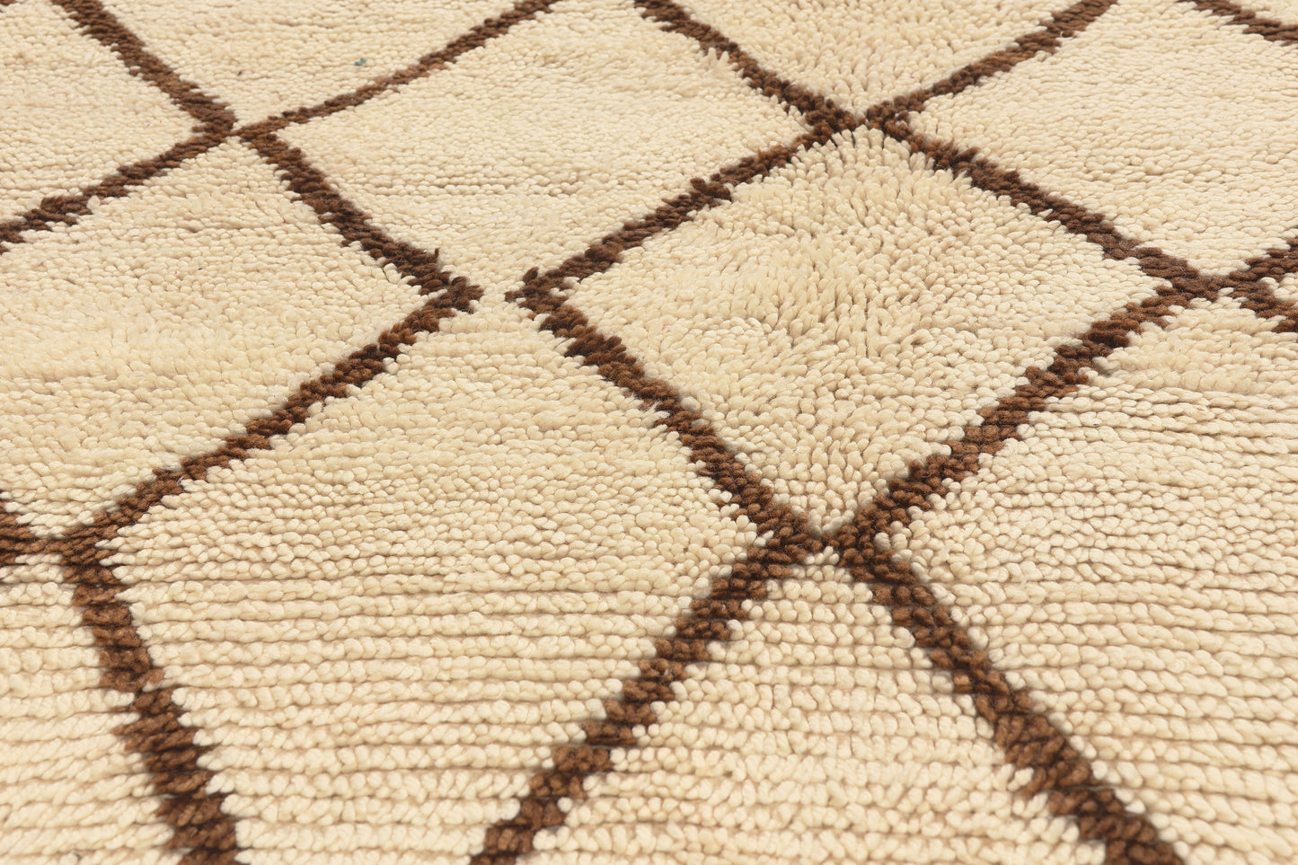 6 x 8 - Ivory Vintage Azilal Moroccan Rug - 22033