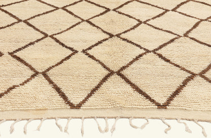 6 x 8 - Ivory Vintage Azilal Moroccan Rug - 22033