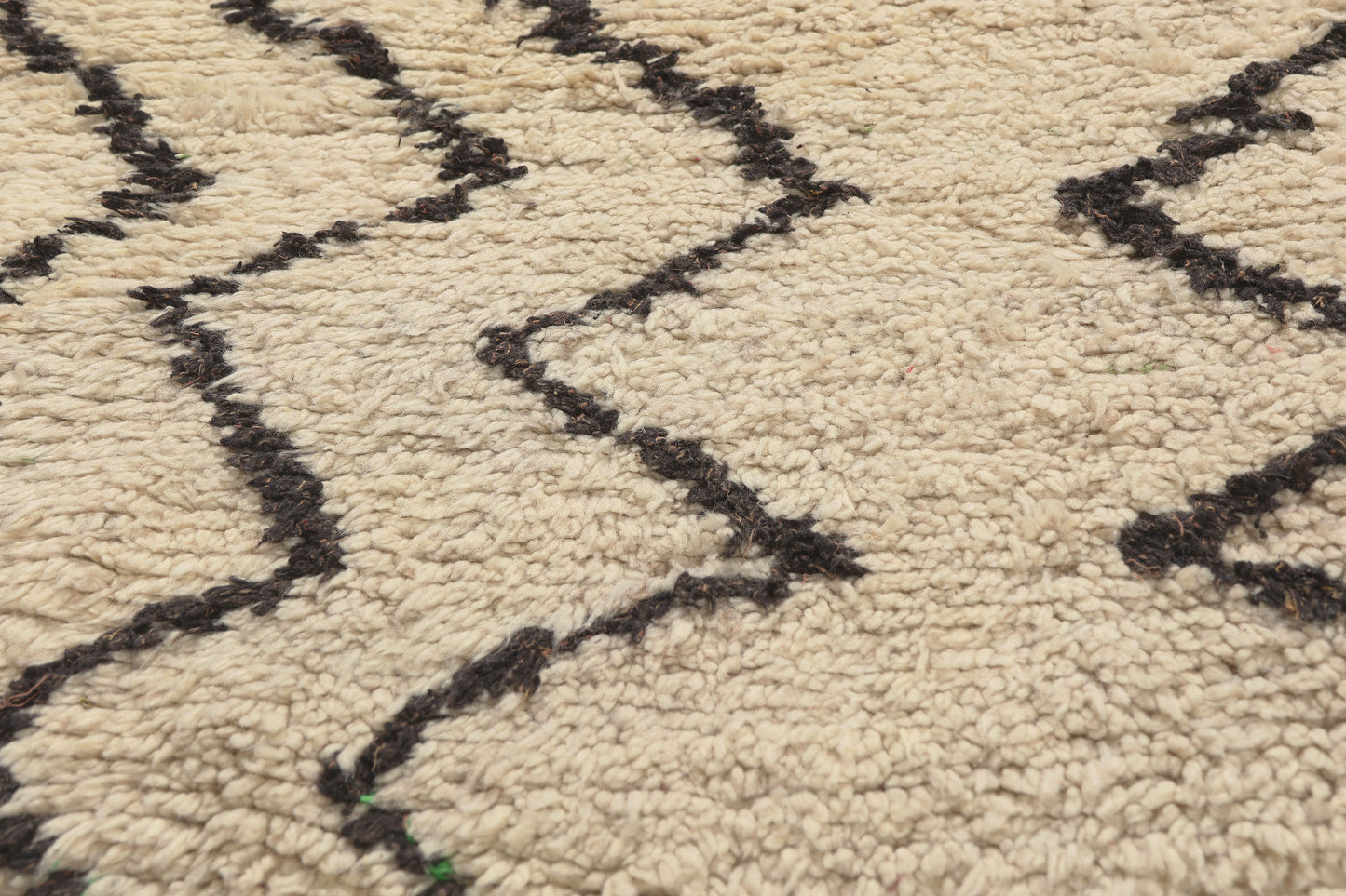 4 x 6 - Ivory Vintage Azilal Moroccan Rug - 22045
