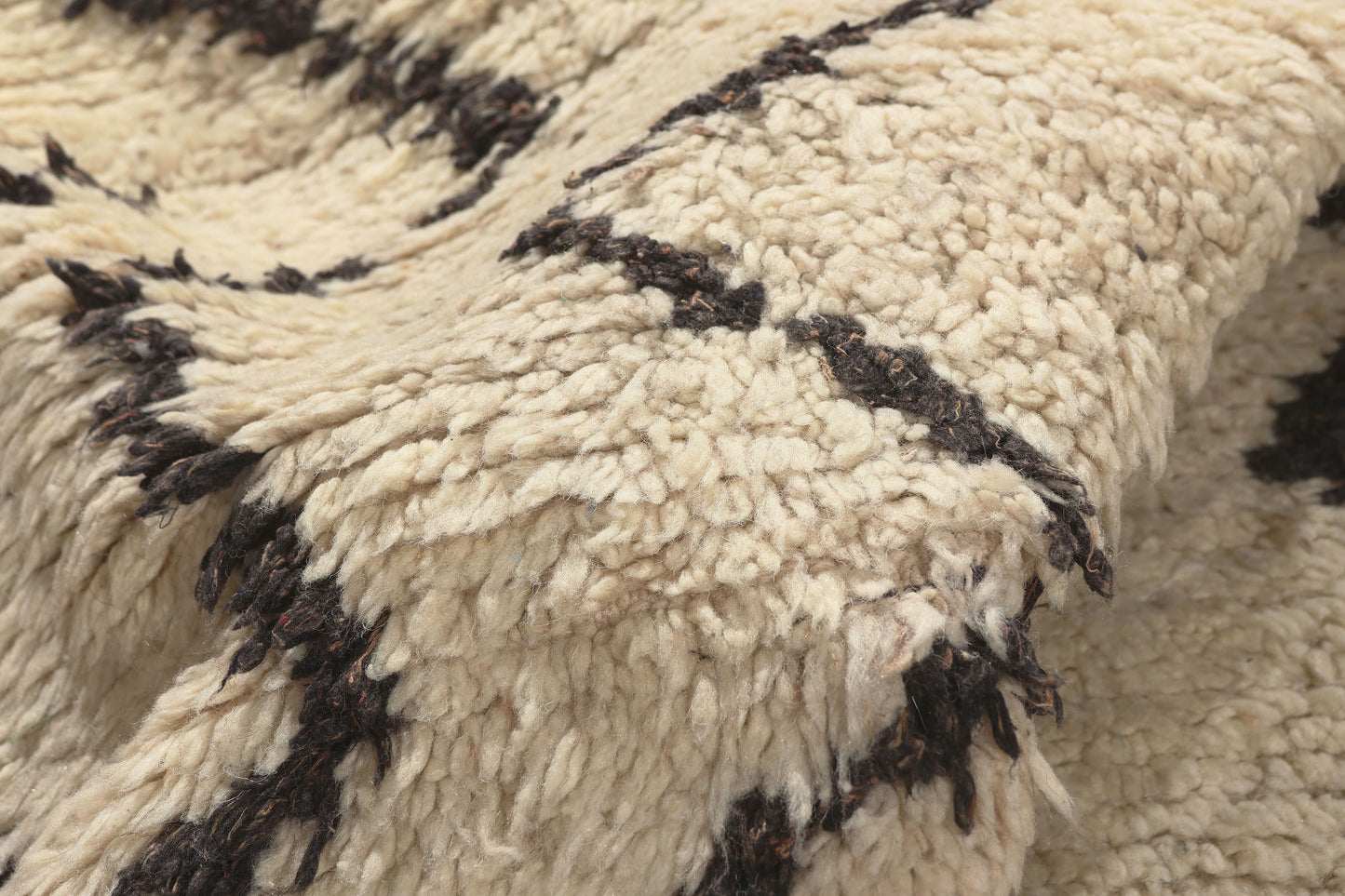 4 x 6 - Ivory Vintage Azilal Moroccan Rug - 22045