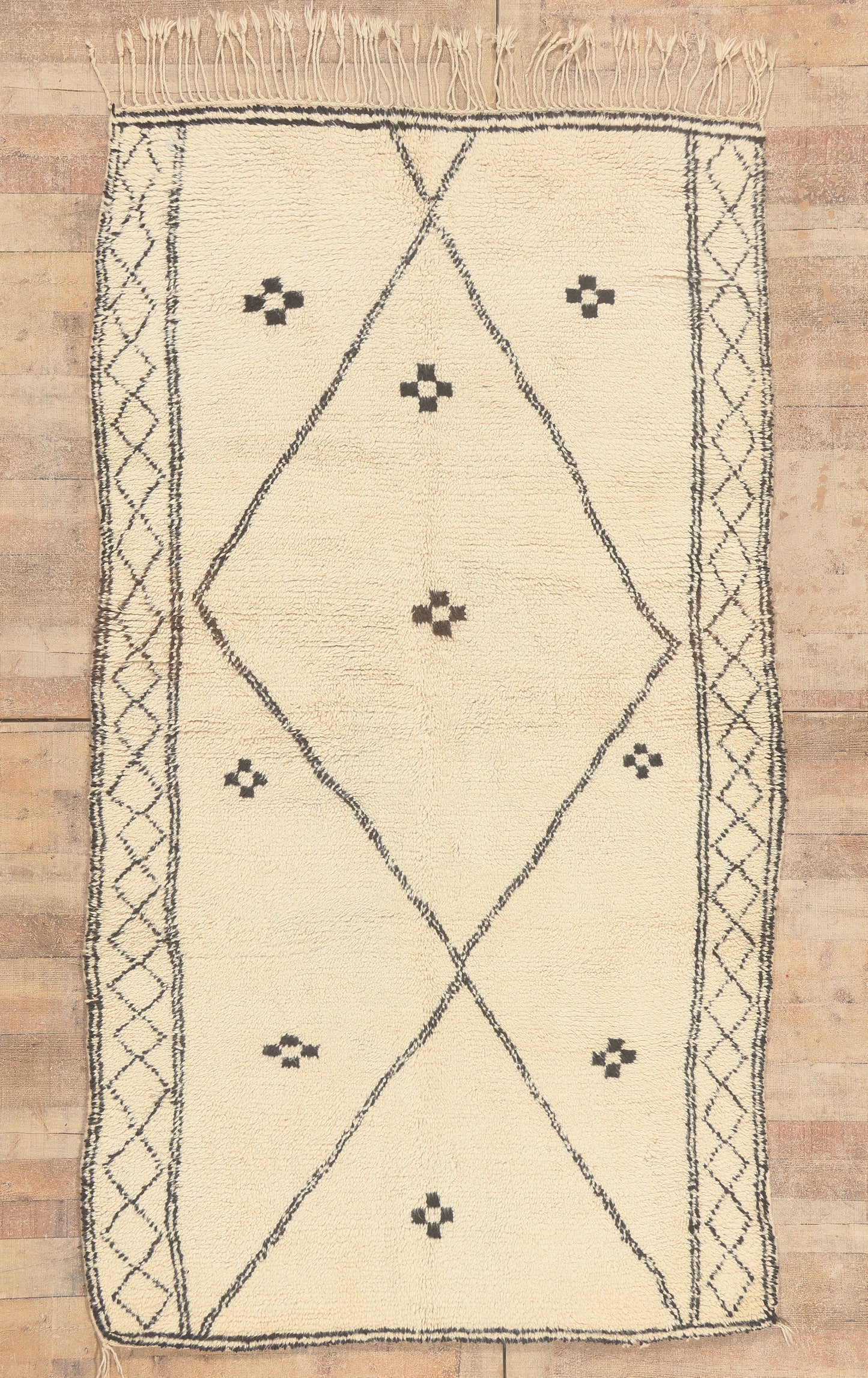 5 x 9 - Ivory Vintage Azilal Moroccan Rug - 22062