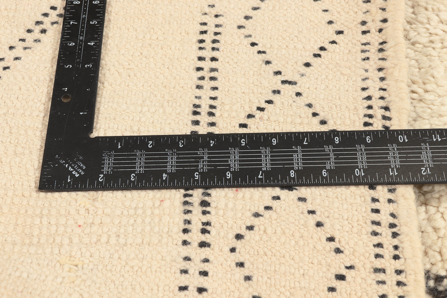 5 x 9 - Ivory Vintage Azilal Moroccan Rug - 22062