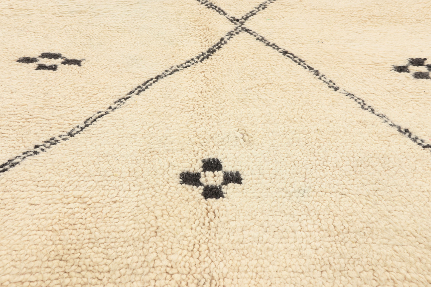 5 x 9 - Ivory Vintage Azilal Moroccan Rug - 22062