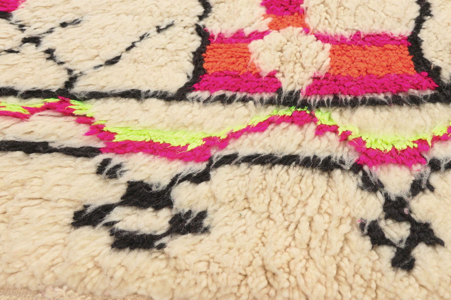 4 x 10 - Ivory Vintage Azilal Moroccan Rug - 22067