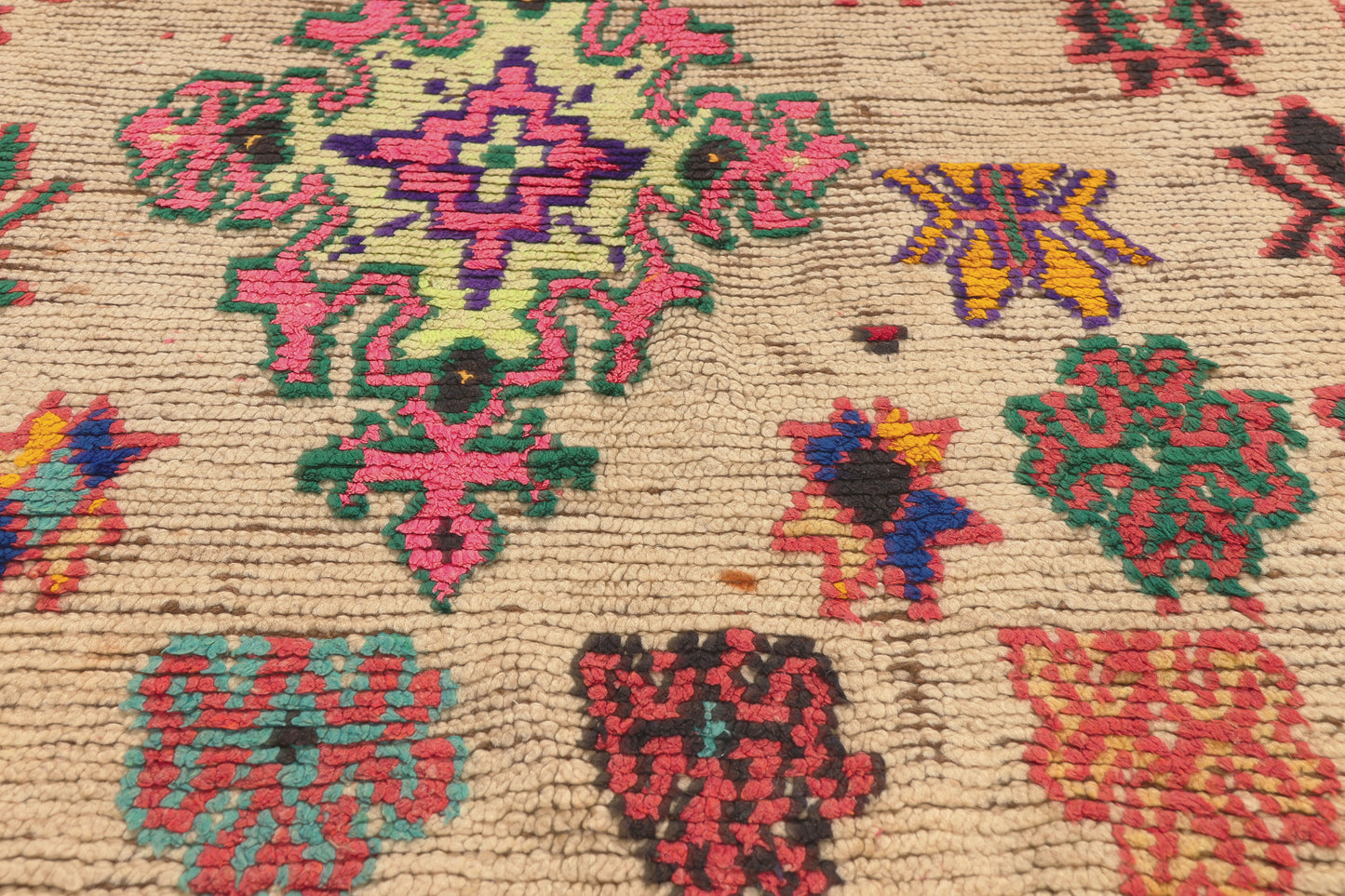 4 x 6 - Ivory Vintage Boujad Moroccan Rug - 22070
