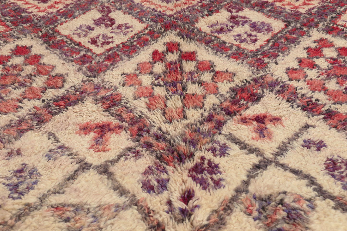 6 x 8 - Ivory Vintage Beni Ourain Moroccan Rug - 22091