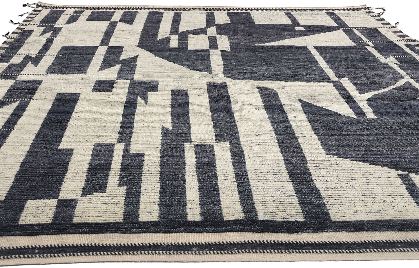 8 x 10 Abstract Noir Echoes Modern Moroccan Rug 31224
