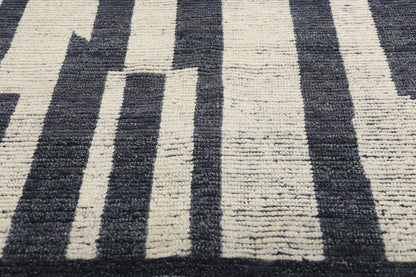 8 x 10 Abstract Noir Echoes Modern Moroccan Rug 31224