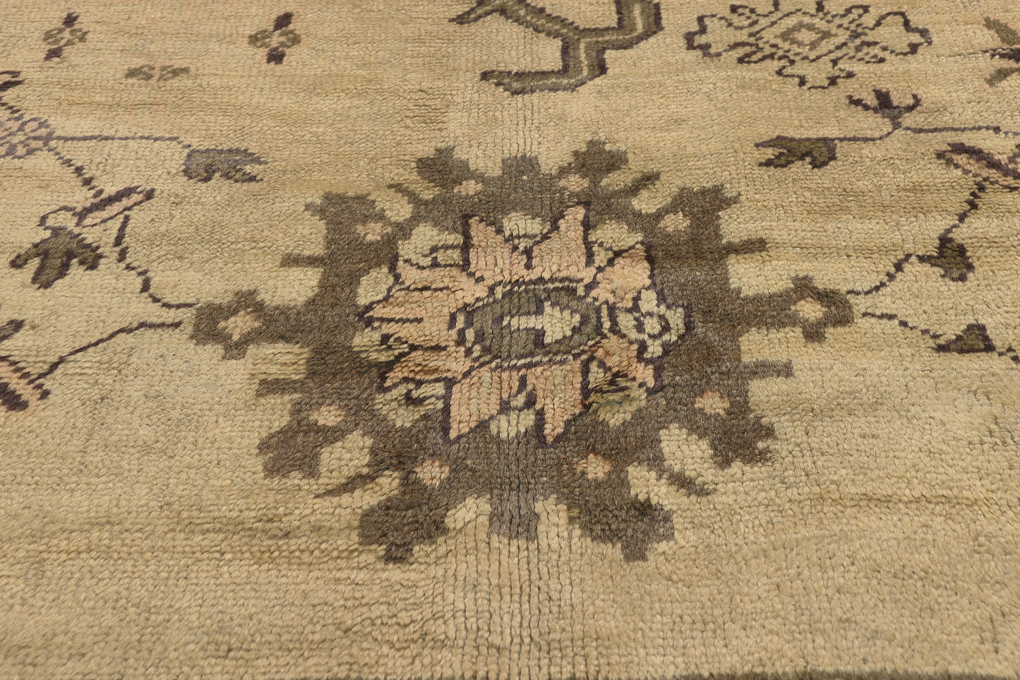 6 x 8 - Beige Vintage Turkish Oushak Rug - 50925