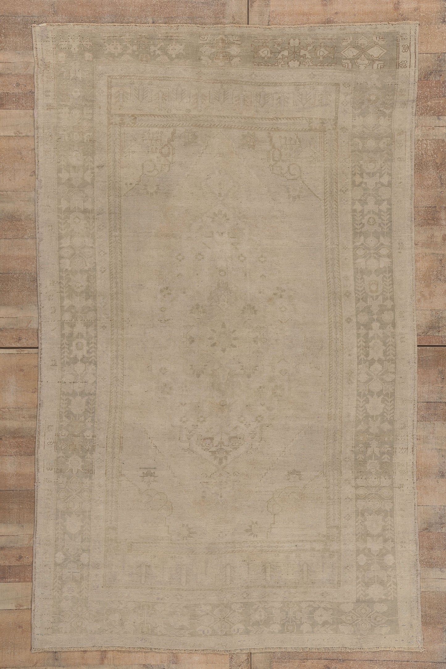 6 x 10 - Beige Vintage Turkish Oushak Rug - 52462
