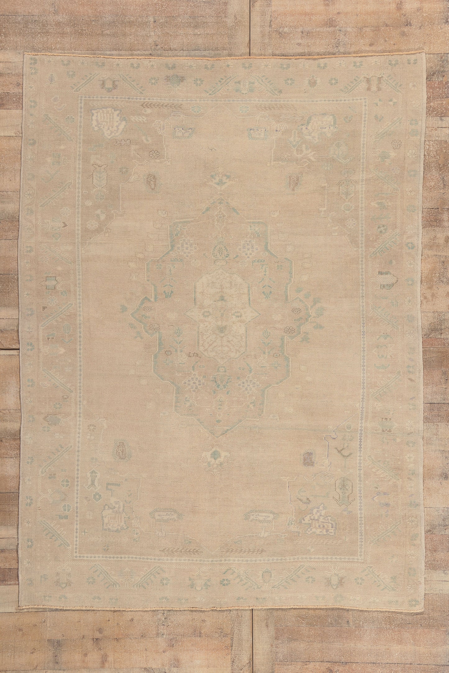 6 x 9 - Beige Vintage Turkish Oushak Rug - 52486