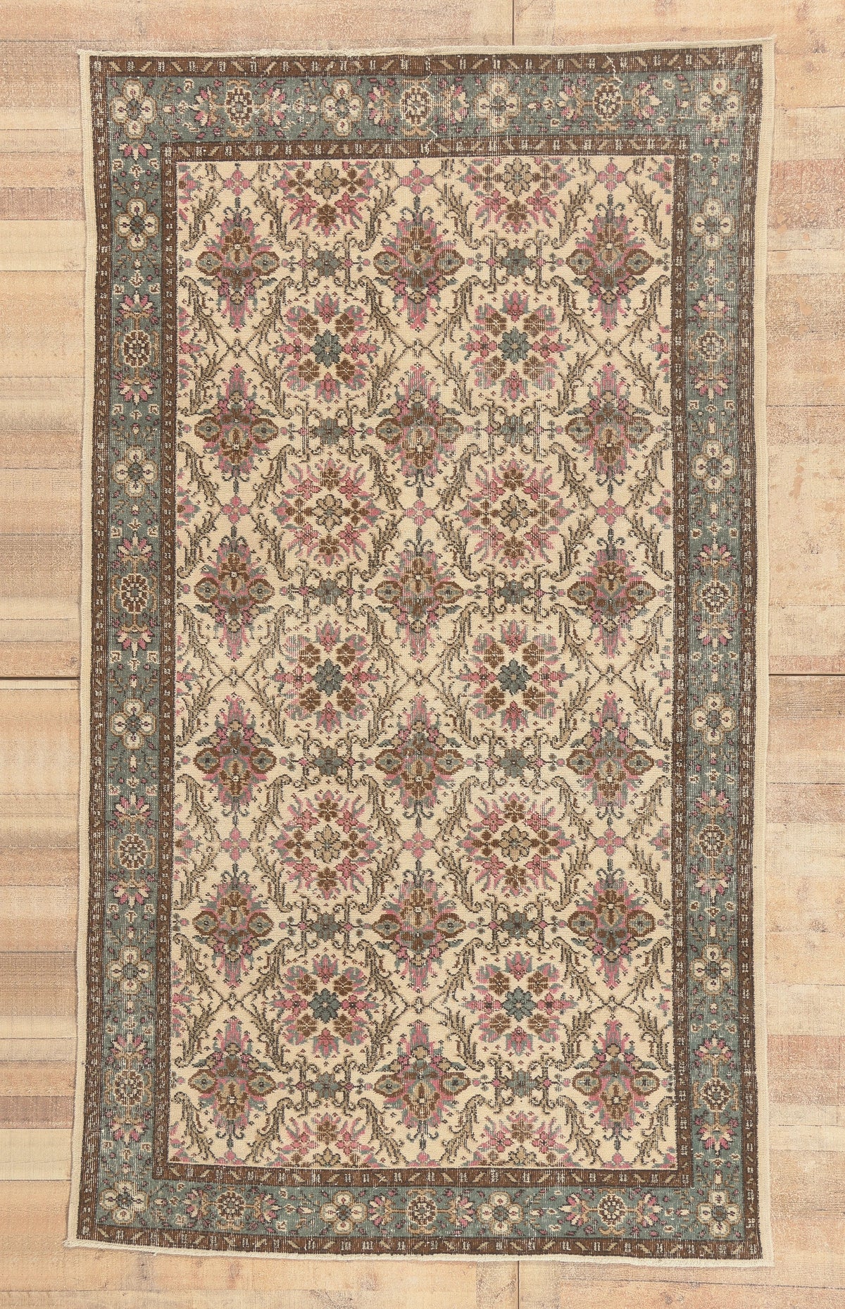 6 x 10 - Ivory Vintage Turkish Sivas Rug - 52573