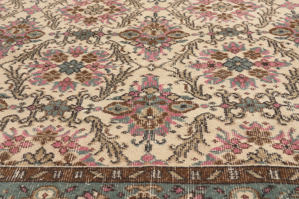 6 x 10 - Ivory Vintage Turkish Sivas Rug - 52573