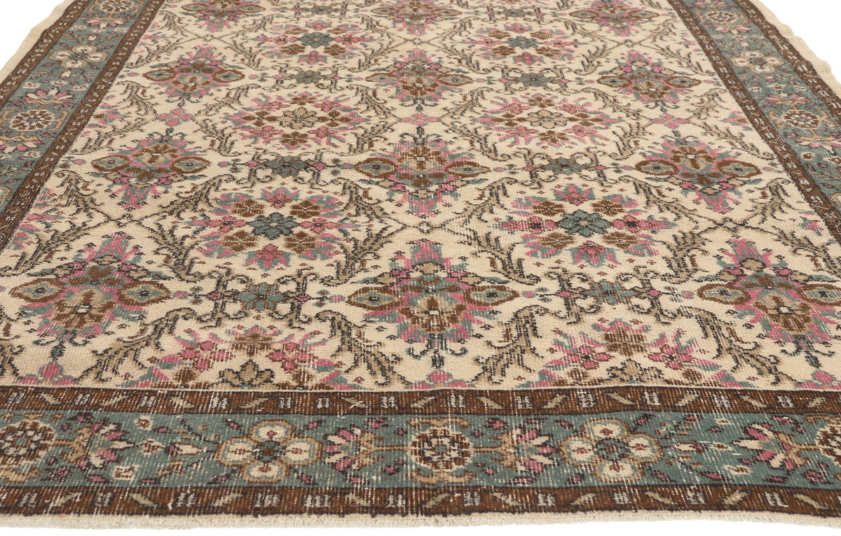 6 x 10 - Ivory Vintage Turkish Sivas Rug - 52573